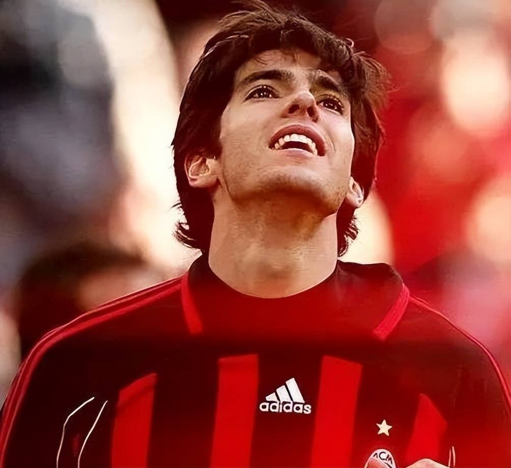 AC米兰集结日官宣签约，志在亚冠名次提升，赛场秩序良好，数据趋势出现新变化的简单介绍