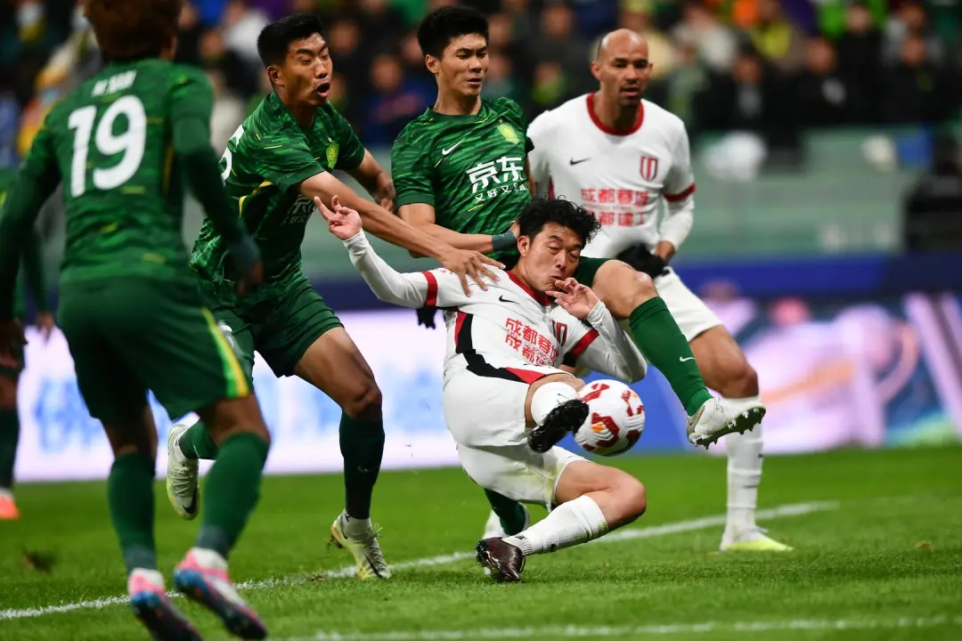 关于中超今夜再迎强敌，北京国安远射贴柱，主帅态度：信心回归，轮换策略成焦点的信息